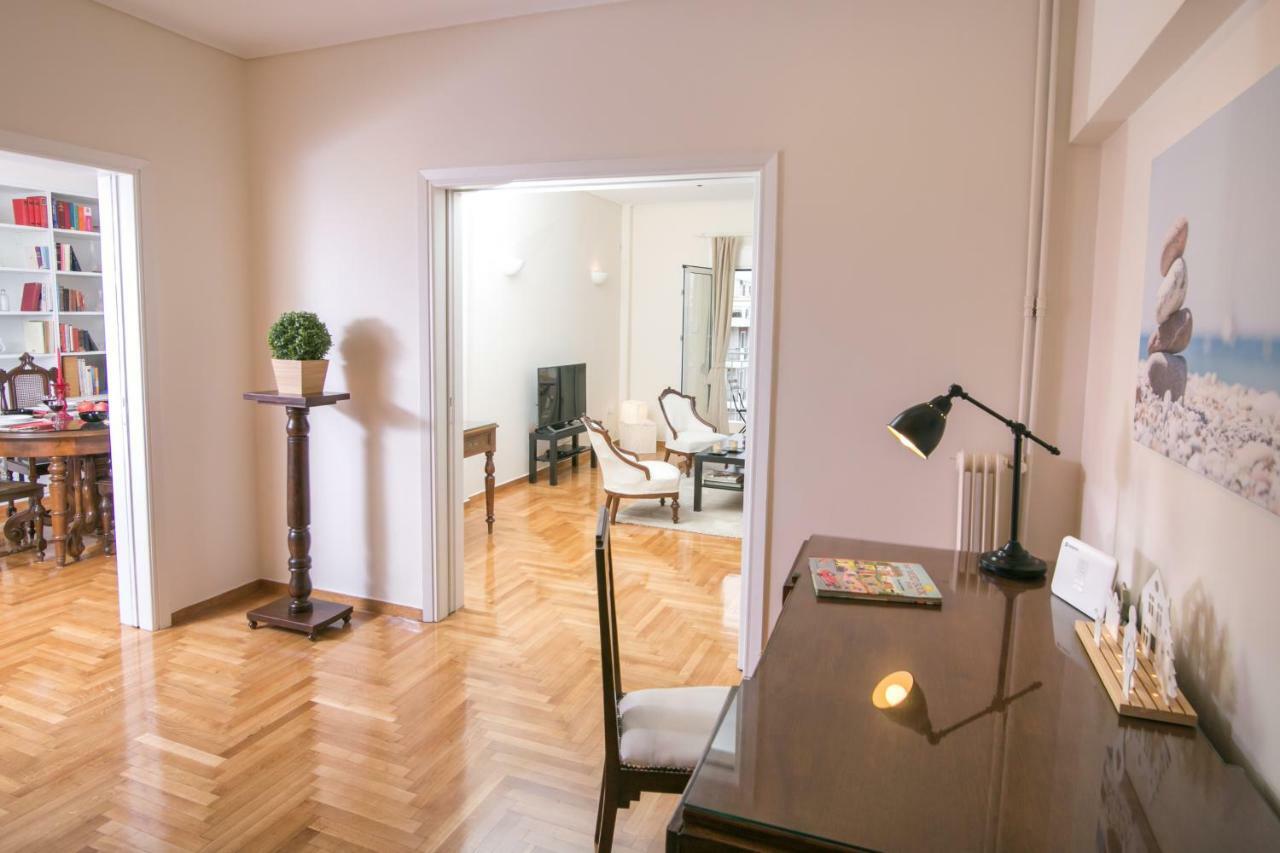 דירות אתונה Magnificent Luxury Retrostyle Flat Acropolis View מראה חיצוני תמונה