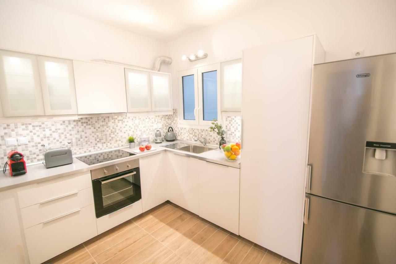 דירות אתונה Magnificent Luxury Retrostyle Flat Acropolis View מראה חיצוני תמונה